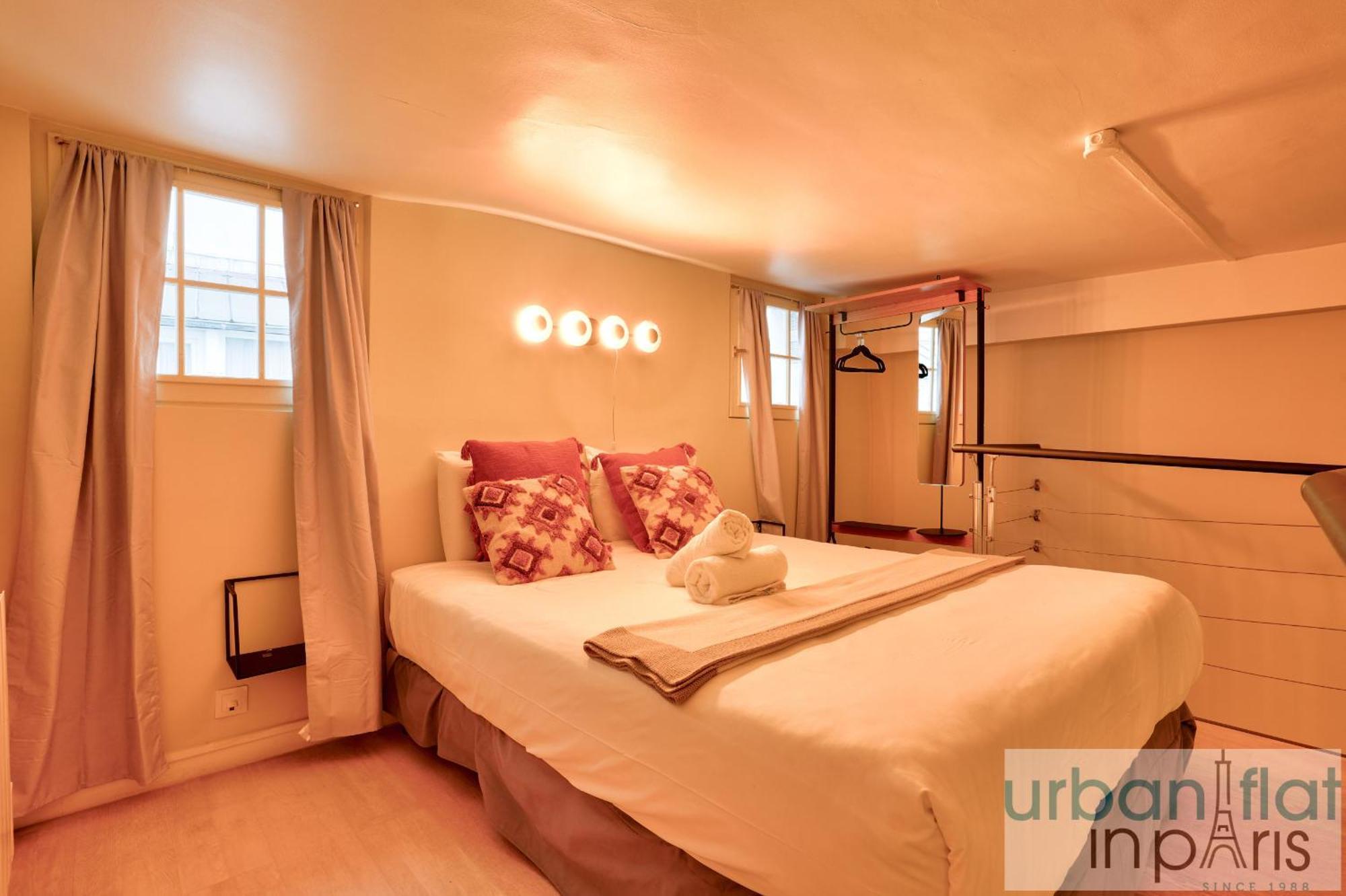 33 - Flat Av Des Champs-Elysees パリ エクステリア 写真